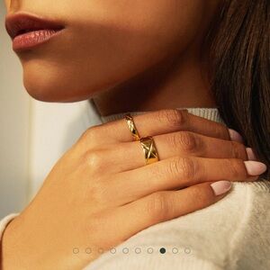 AURATE QUILTED GOLD RING